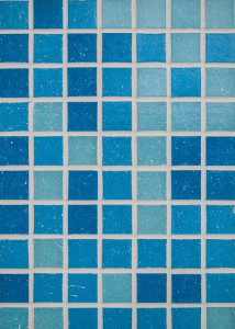 kék mozaik csempe