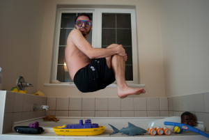 ugrás a fürdőkádba